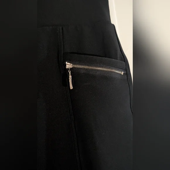 Black High-Waisted Leggings - Picture 3 of 9